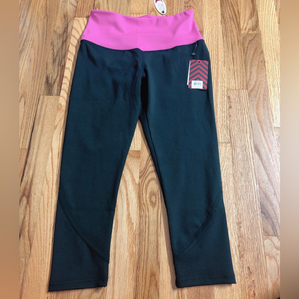 Size M Brand Tko Capri Leggings Nwt Box 500